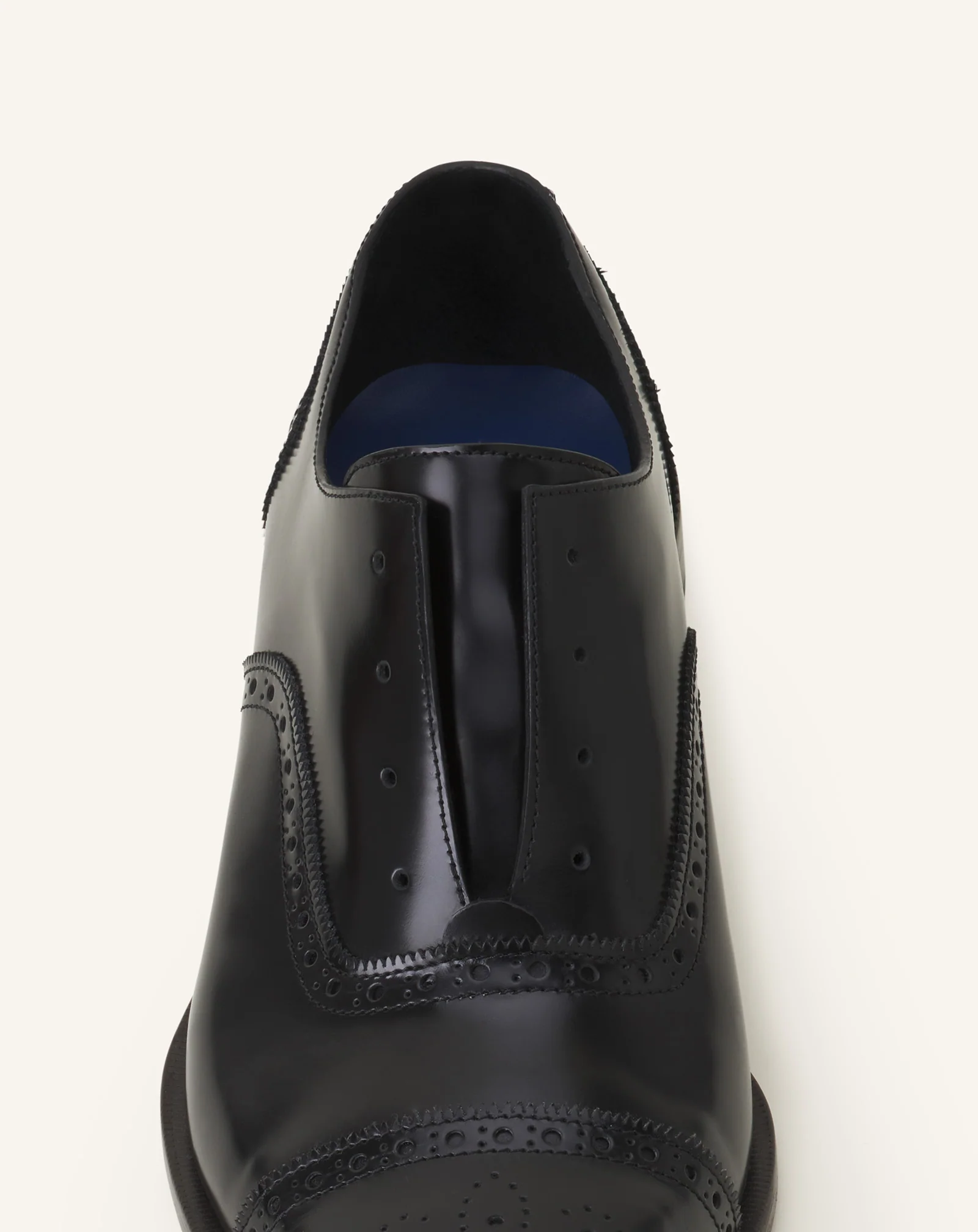 BROGUE OXFORD SHOE IN SHINY LEATHER - Image 5