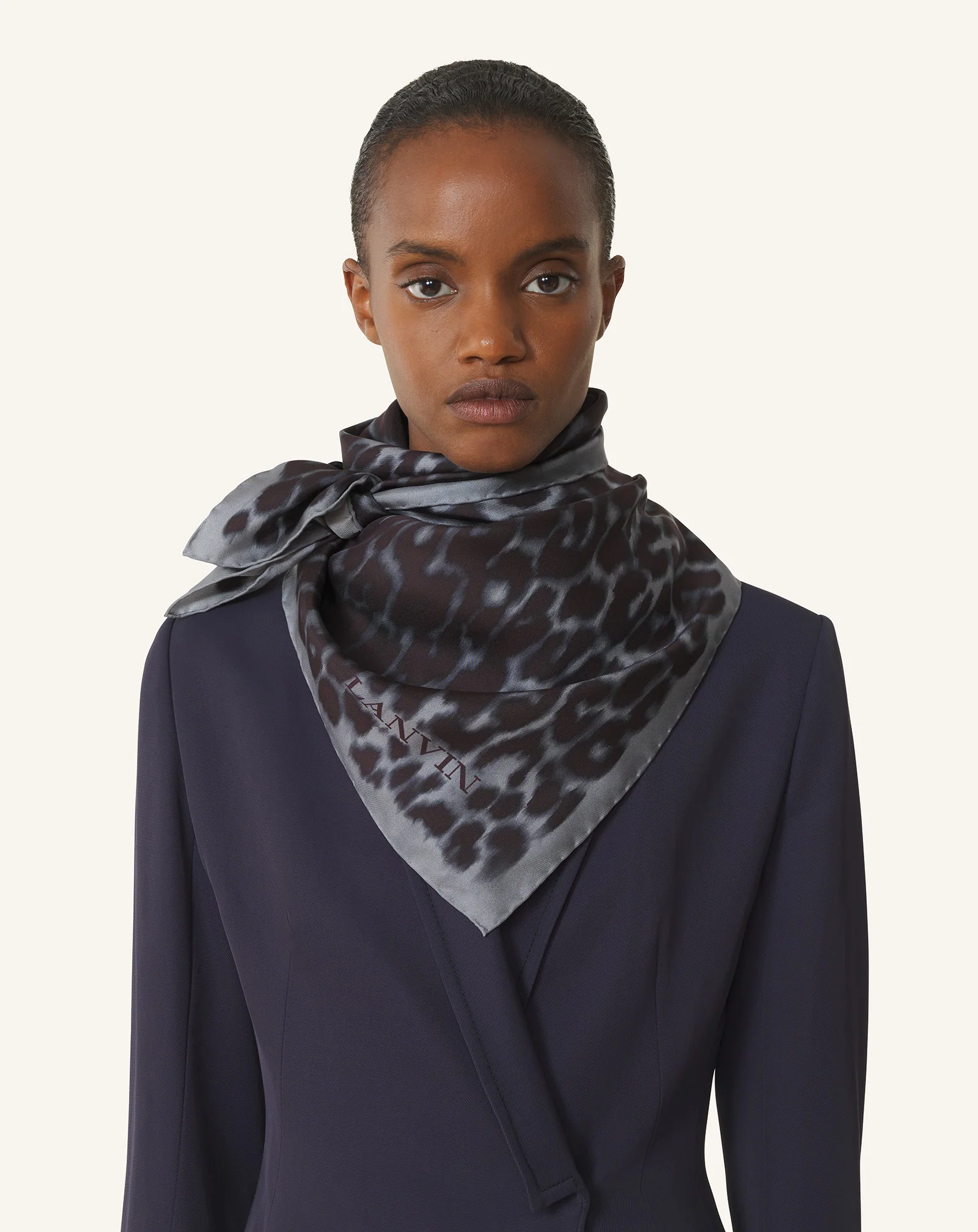 LEOPARD PRINT SILK SCARF - Image 2