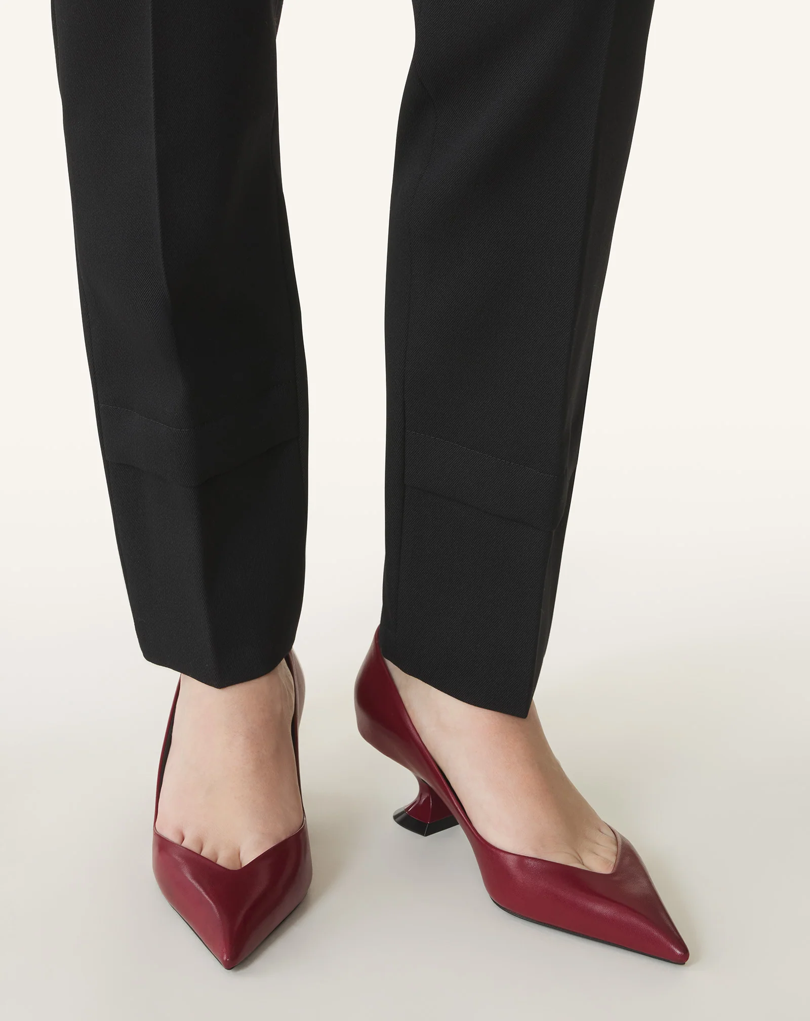 MIDNIGHT STEP PUMP IN LEATHER - Image 7