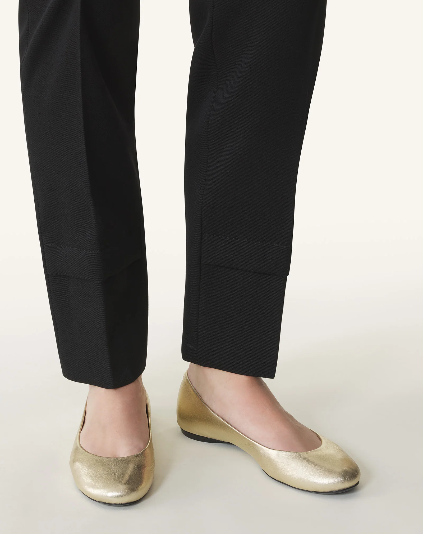 THE BALLERINA FLAT IN METALLIC LEATHER - Image 6